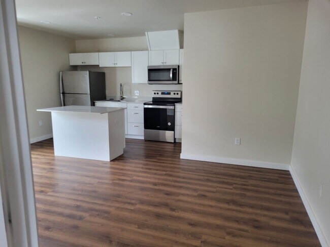 Building Photo - 339 Fir Ave