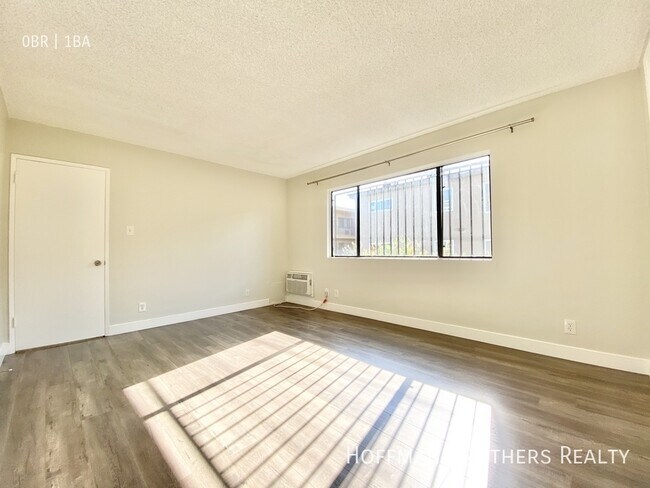 Foto del edificio - 981 Elden Ave