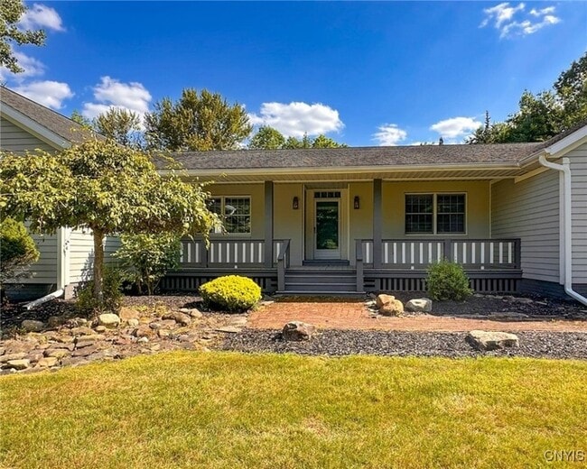 Building Photo - 97 1/2 Sanger Avenue Unit