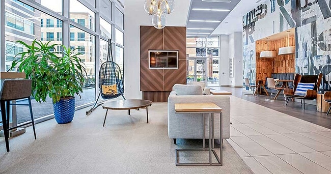 Lobby-03-Square-On-5th-Atlanta-03 - Square On 5th Apartments