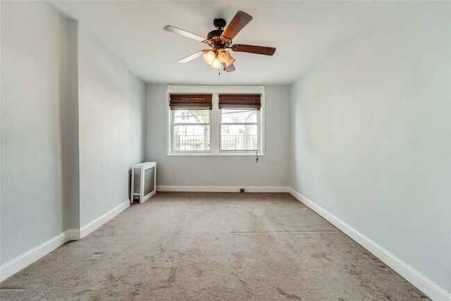 Foto del edificio - 122 W 22nd St