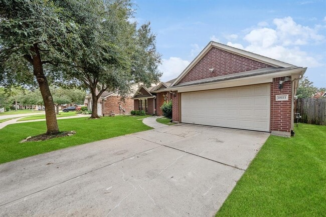 Building Photo - 18111 Dovefield Ln