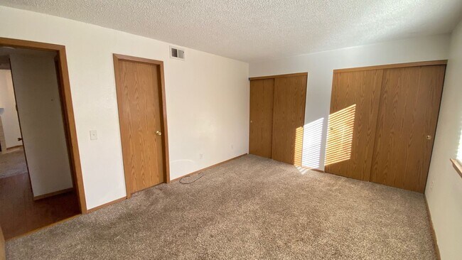 Building Photo - **Awesome 1 bedroom 1 bath condo for Rent!...