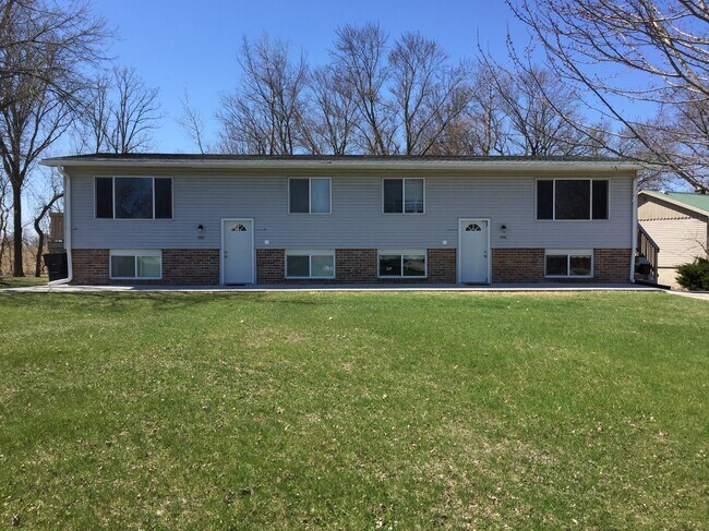 Front - 931 E Clay St