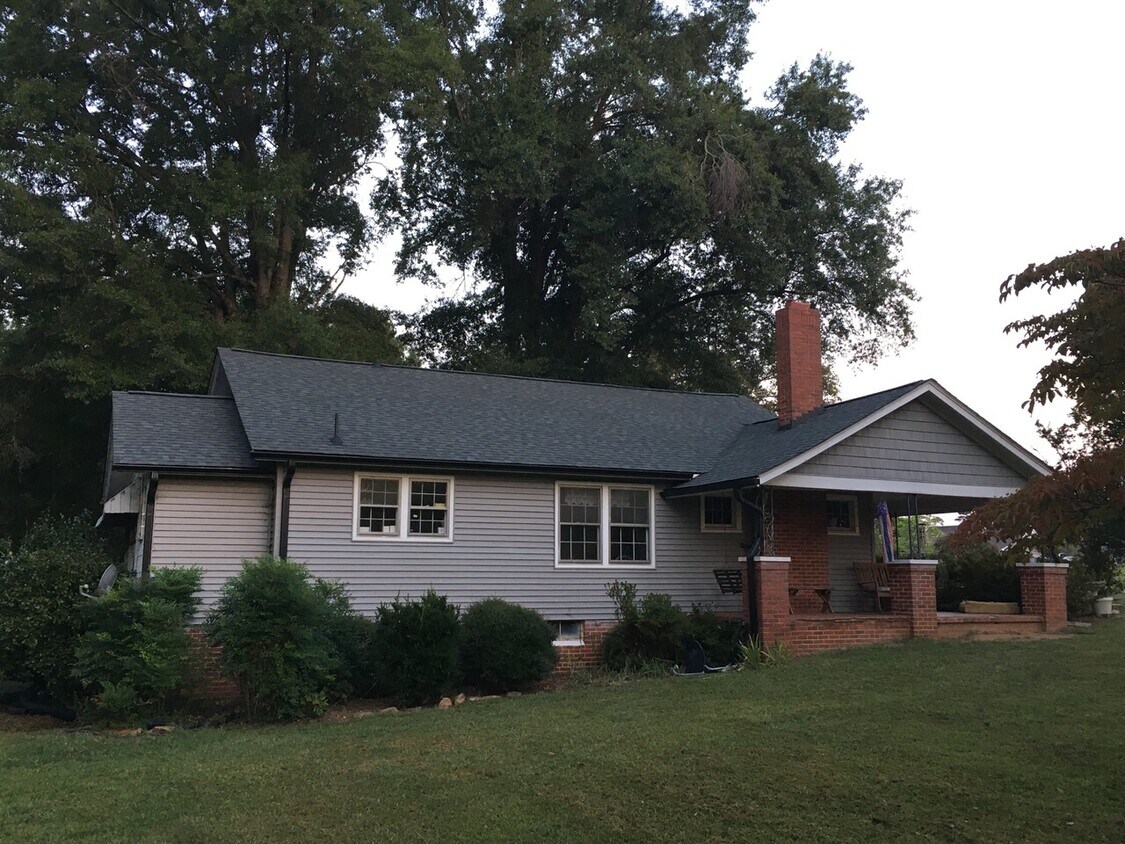 Building Photo - 8747 Warner Rd