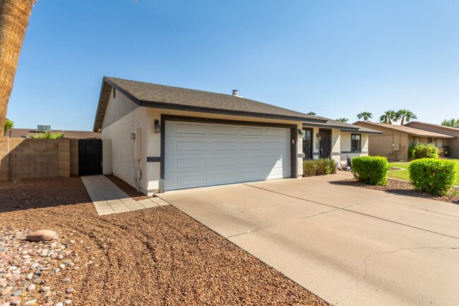 Building Photo - Charming 3-Bedroom, 2-Bath Home with AZ Ro...