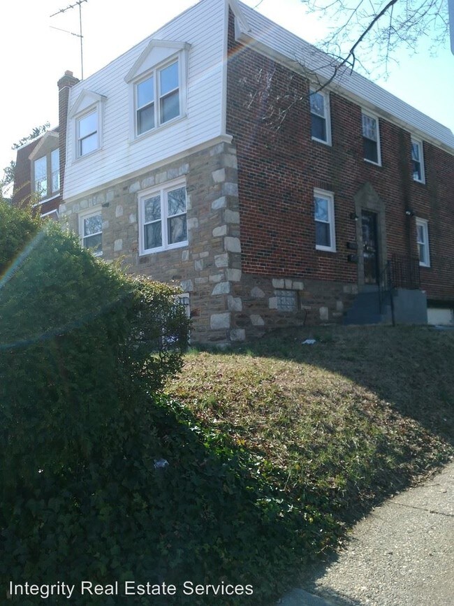 Foto del edificio - 1535 E Mt Pleasant Ave