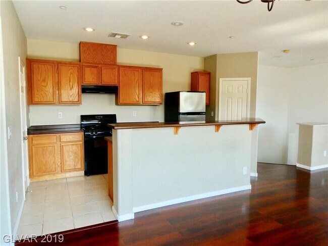 Kitchen - 450 Westminster Hall Ave