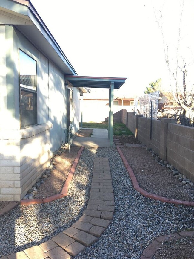 Building Photo - Great 3BR/2Bath in Rio Rancho