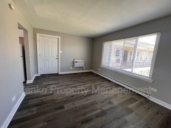 Foto del edificio - 2113 W 119th St