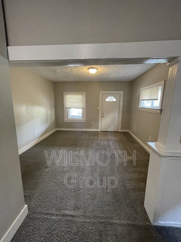 Building Photo - 4212 E Washington St