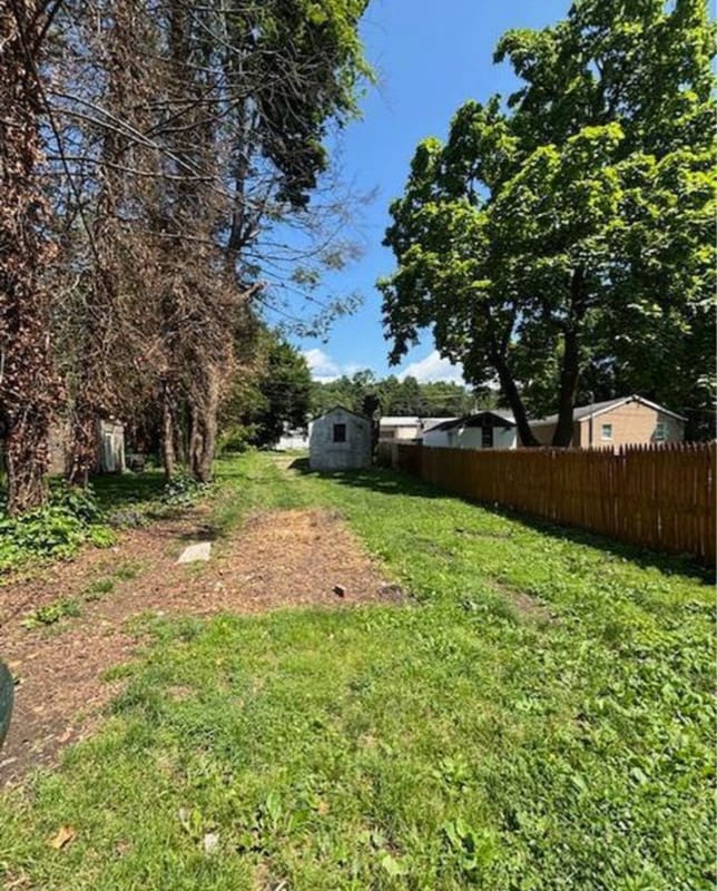 Foto del edificio - 617 E Chestnut St