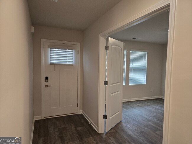 Building Photo - 710 Windstream Dr