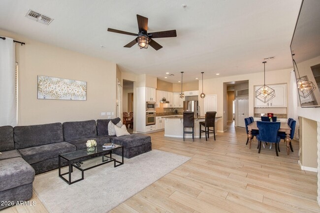 Building Photo - 7484 E Buteo Dr