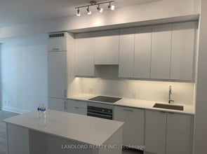 Building Photo - 36 Elm Dr W