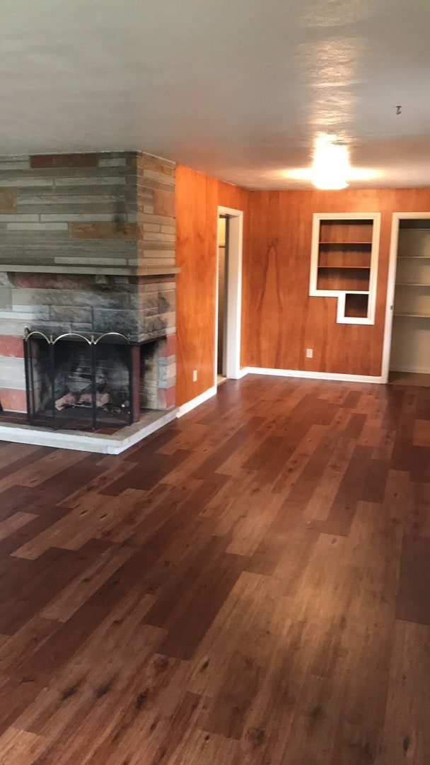 Building Photo - 3 Bedroom Avail August 2026; Monthly rent ...