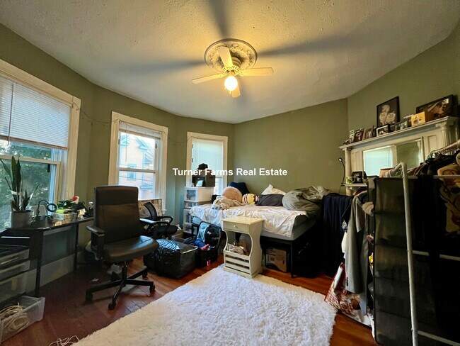 Foto del edificio - 12 Bucknam St