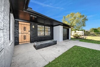 Building Photo - 5606 Elmlawn Dr