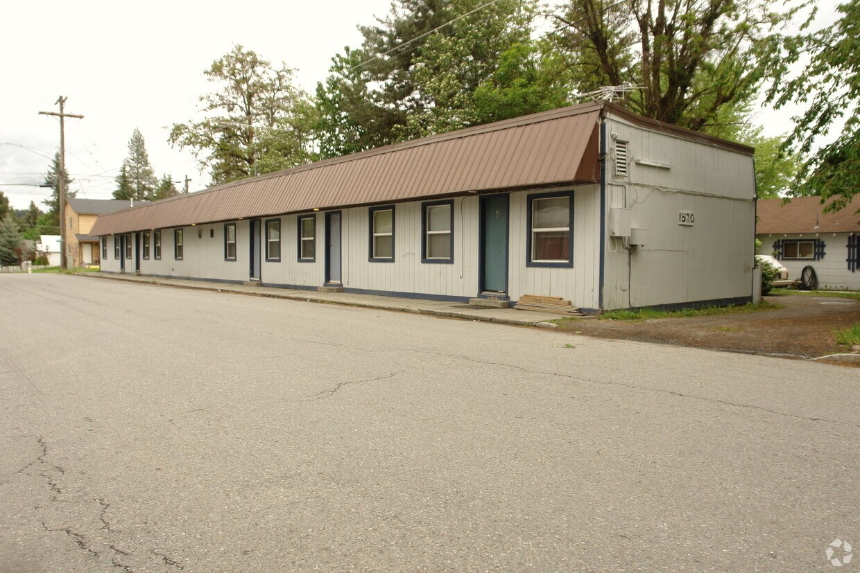 Building Photo - 1520 E Elm Ave