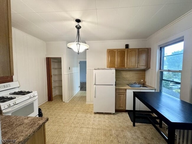 Building Photo - 6 Swaine Pl