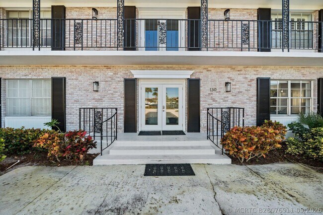 Foto del edificio - 130 Yacht Club Dr