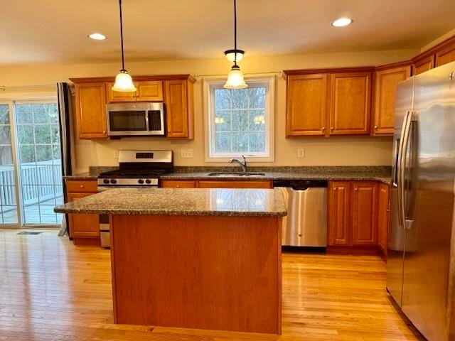 Foto del edificio - 27 Nesenkeag Dr