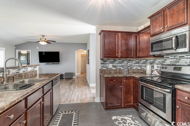 Foto del edificio - 210 Cottage Creek Cir