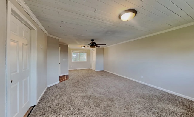 Building Photo - 388 Helena Cir