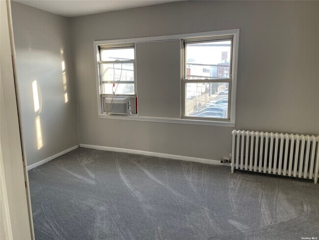 Building Photo - 1012 Oakwood Ave