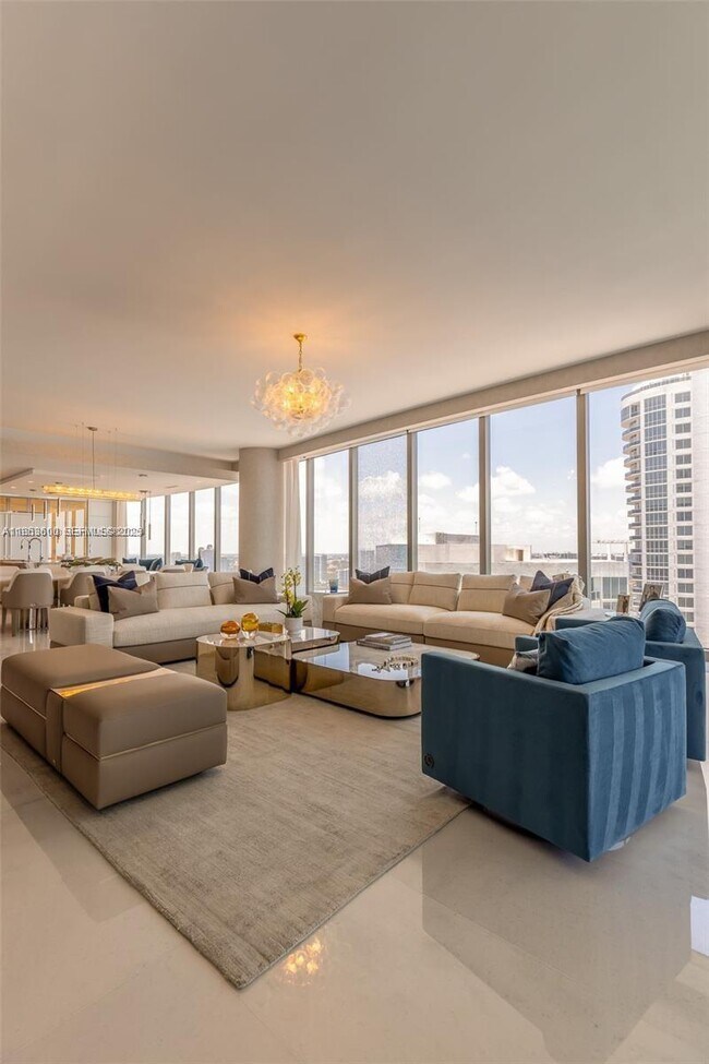 Foto del edificio - 17975 Collins Ave