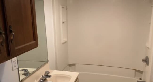 Building Photo - 412 1st Ave