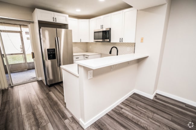 Building Photo - 2210 Fletchers Point Cir