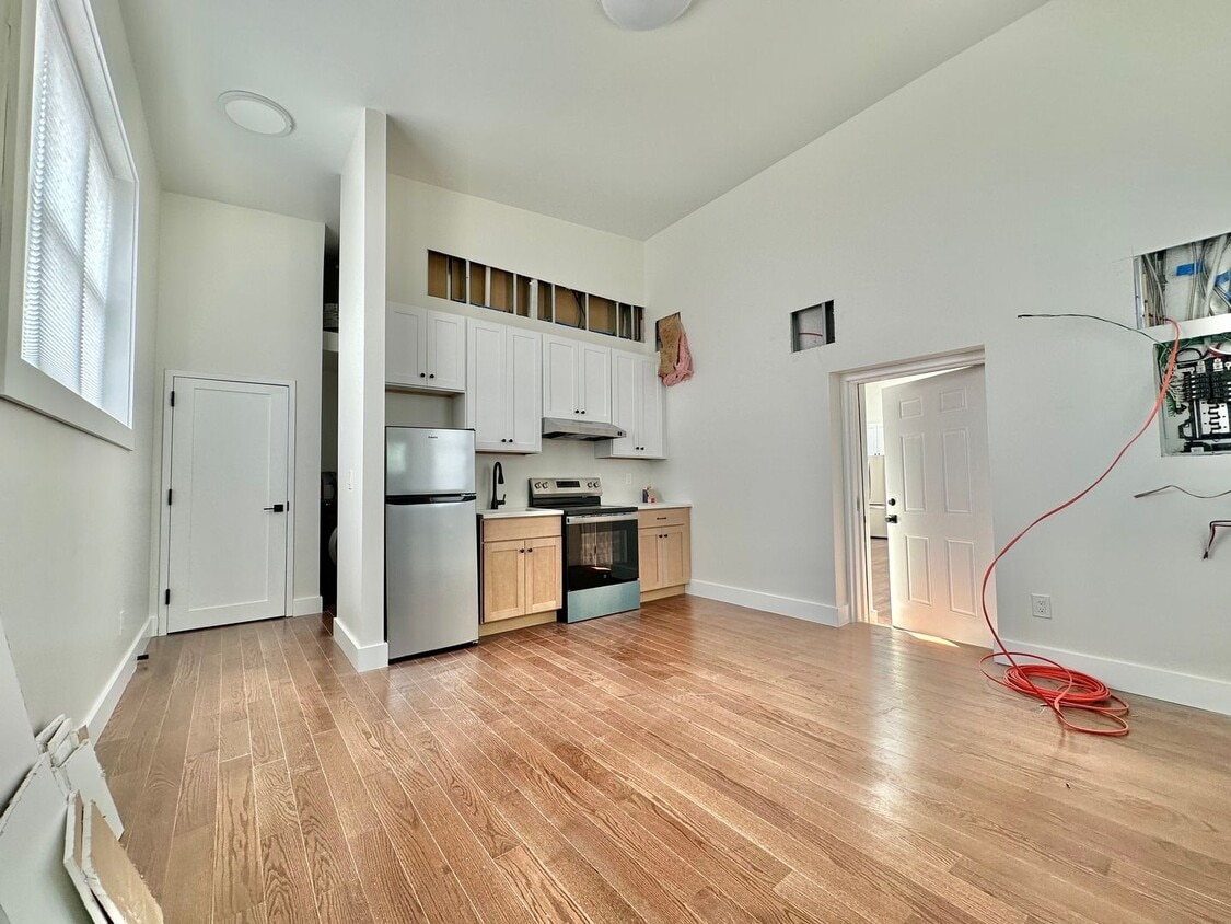 Photo - 402 Crown Street