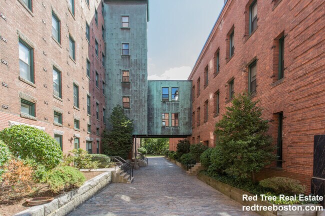 Foto del edificio - 1220 Adams St