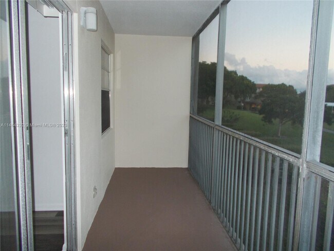 Foto del edificio - 13250 SW 7th Ct