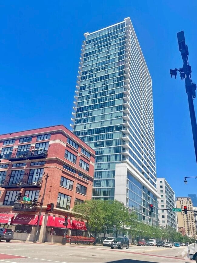 Building Photo - 1720 S Michigan Ave