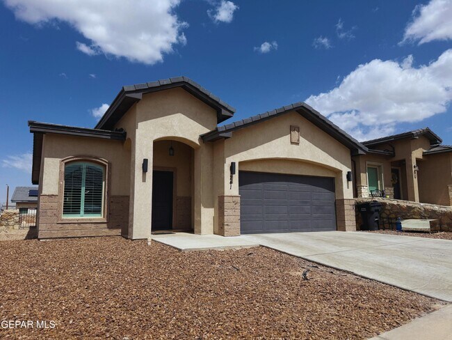 Foto del edificio - 241 Ilchester Wy