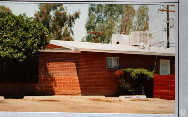 Building Photo - Alvernon Apartments