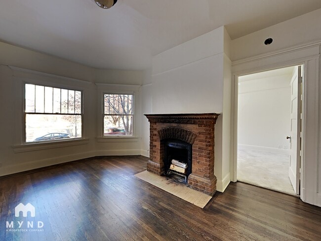 Building Photo - 819 14th St