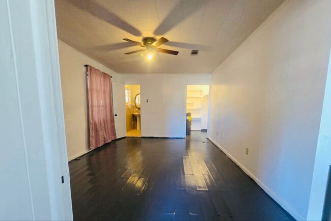 Foto del edificio - 8010 SE US Hwy 301