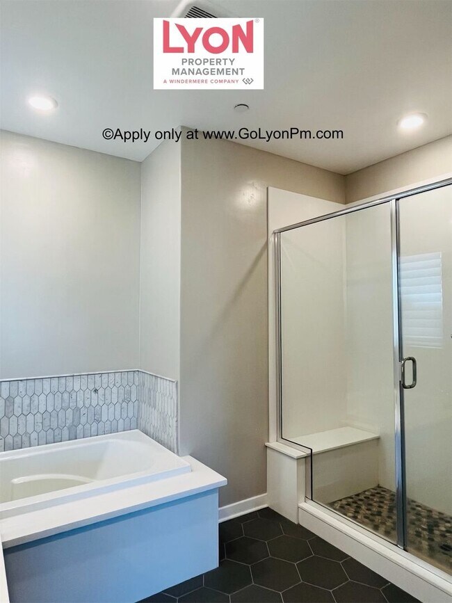 Foto del edificio - Modern Living in the heart of McKinley Village!