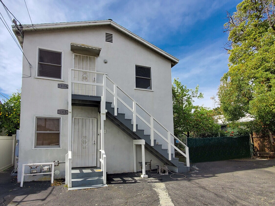 Primary Photo - 1315 Talmadge St