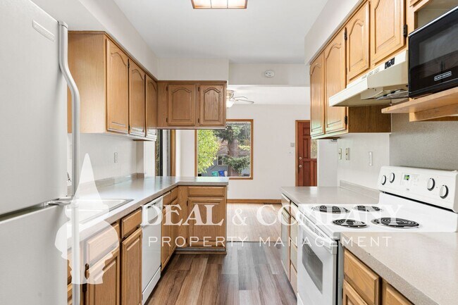 Foto del edificio - Delightful University Park Colonial