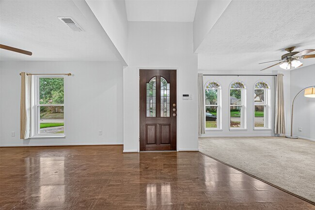 Foto del edificio - 21422 Park Willow Dr