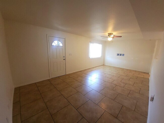 Foto del edificio - NORTH CENTRAL PHOENIX W/POOL!