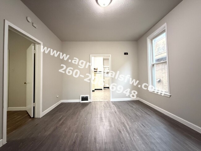 Building Photo - 2 Bedroom House - $300 off first months rent