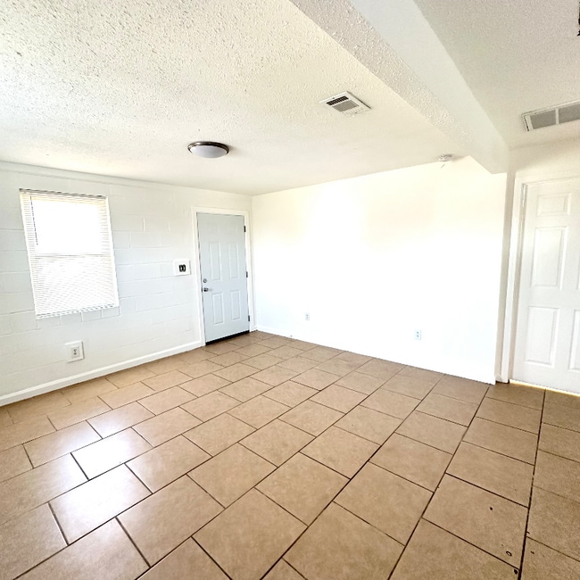 Foto del edificio - 8724 Forshey St