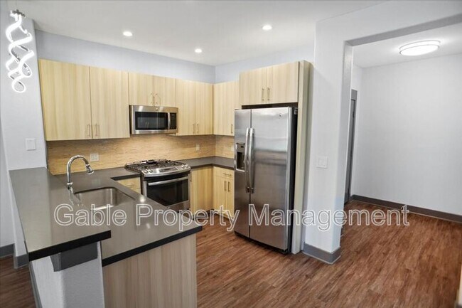 Building Photo - 24545 Town Center Dr