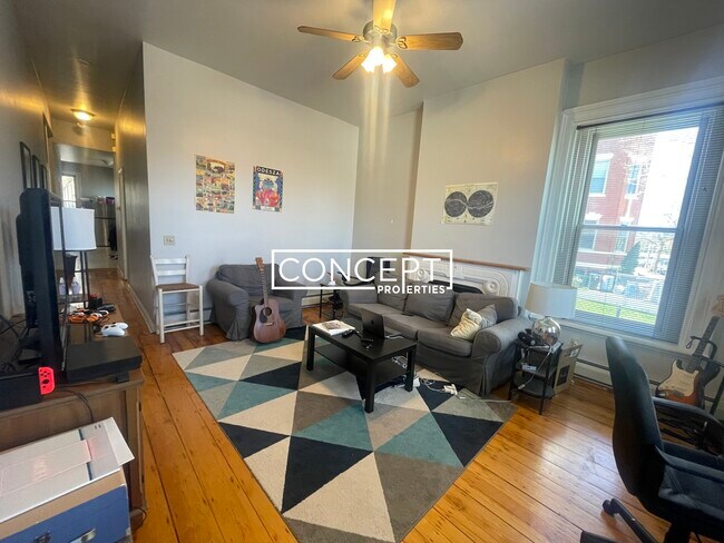 Building Photo - 8 Centre St