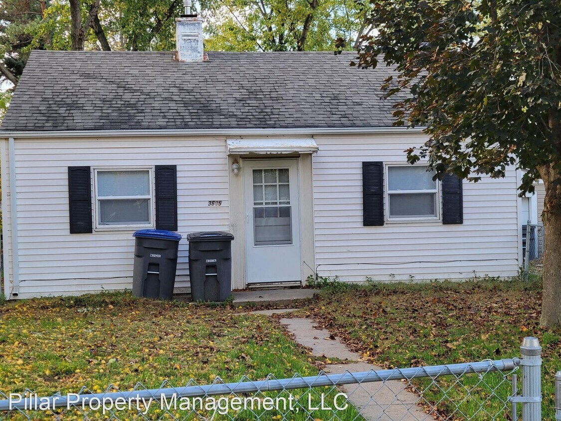 2 br, 1 bath House 3605 Ave D House Rental in Council Bluffs, IA